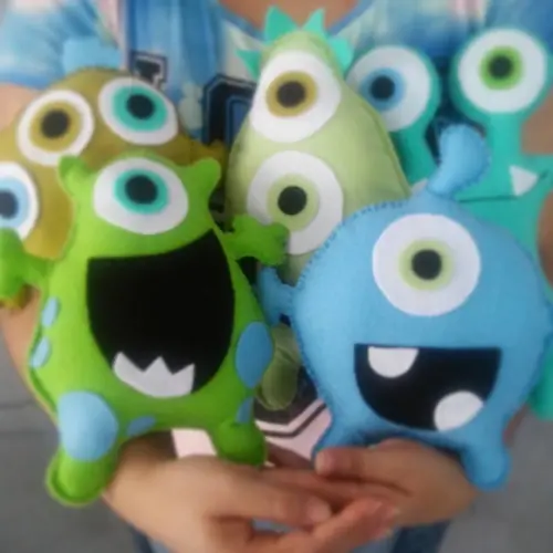 Monstrinhos (20cm)