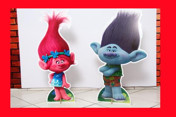 Totem de Chão e Displays de Mesa Trolls
