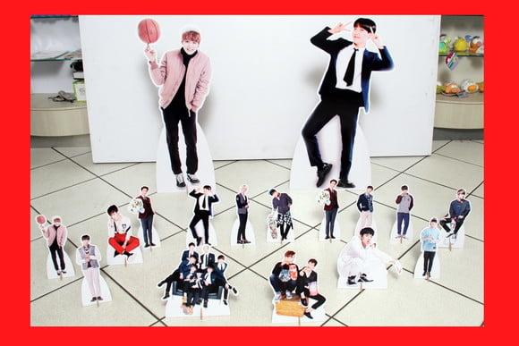 Totem De Chão Kpop Bts E Displays De Mesa 15 Peças