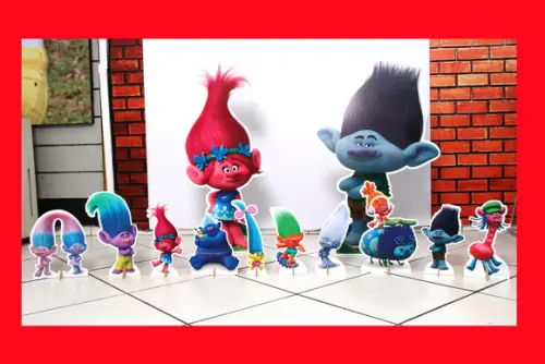 Totem de Chão e Displays de Mesa Trolls
