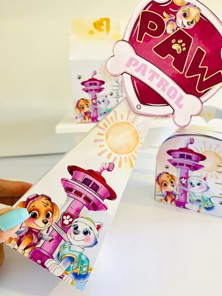 Kit com 20 Caixas Personalizadas , com Qualquer Tema