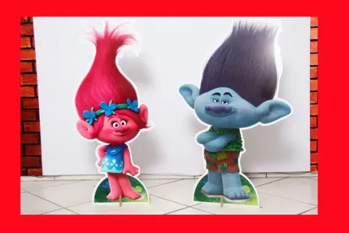 Totem de Chão e Displays de Mesa Trolls