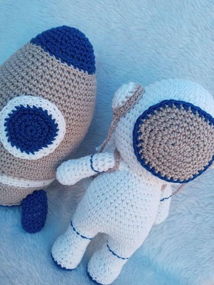 Astronauta + Foguete em Amigurumi