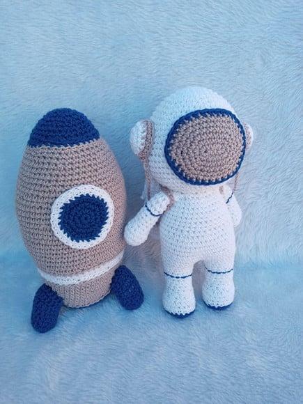Astronauta + Foguete em Amigurumi