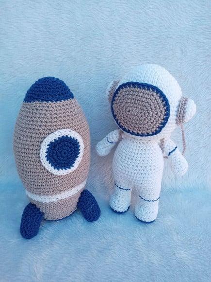 Astronauta + Foguete em Amigurumi