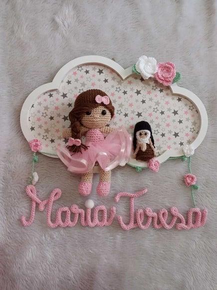 Porta Maternidade Nuvem - Boneca + Santa Terezinha