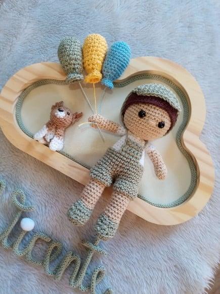 Porta Maternidade Nuvem Pinus - Menino + Cachorrinho
