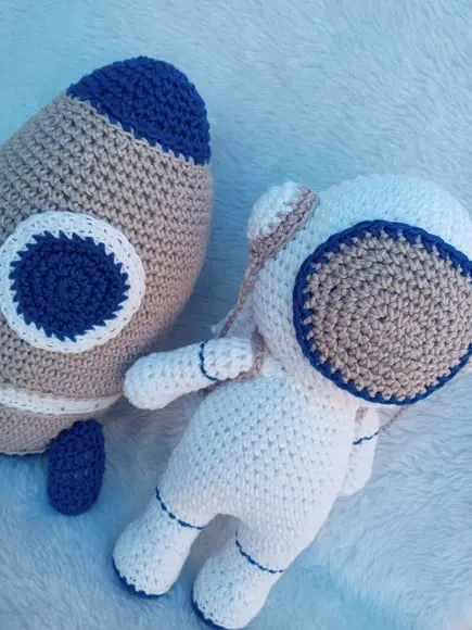Astronauta + Foguete em Amigurumi