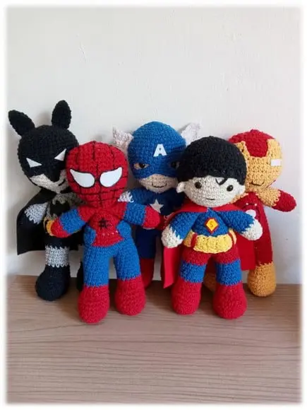 Kit com 5 Super Heróis