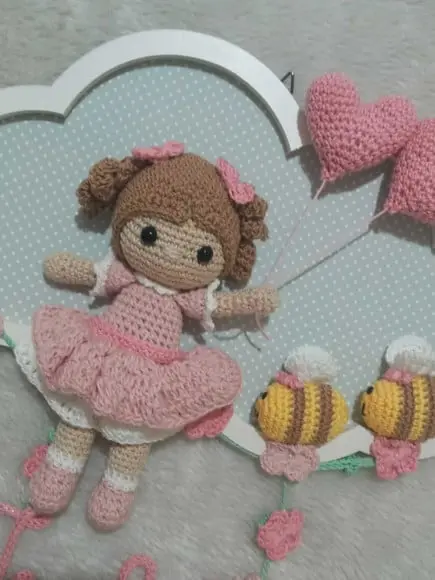 Porta Maternidade Nuvem -boneca Abelhinha