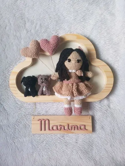 Porta Maternidade Nuvem Pinus - Boneca