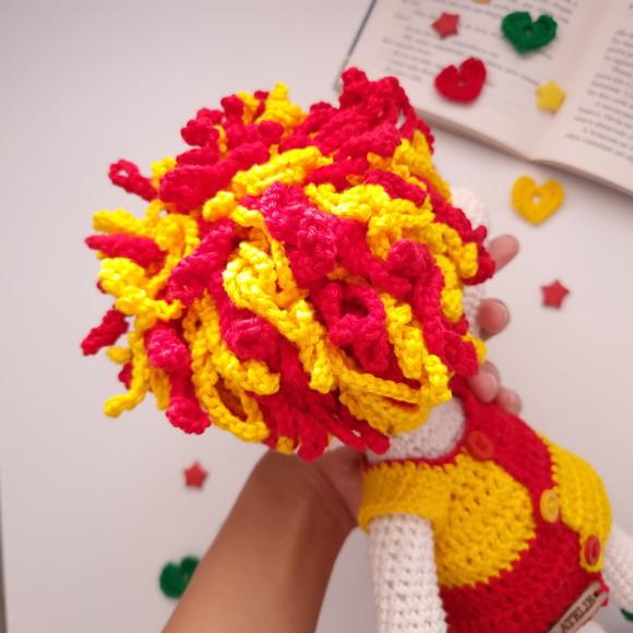 Boneca Emília Amigurumi