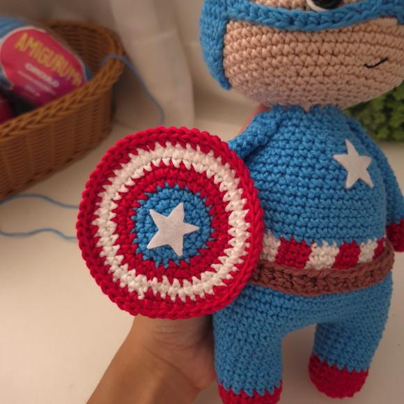 Capitão América Amigurumi