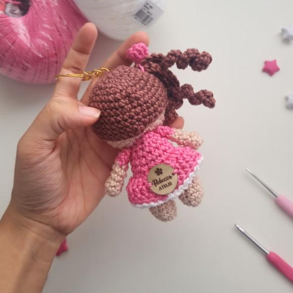 Chaveiro Boneca Amigurumi