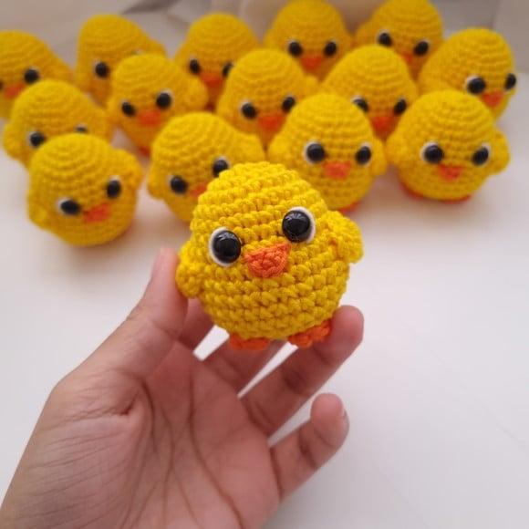 Chaveiro Pintinho Amigurumi