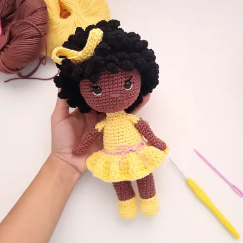 Boneca Negra Amigurumi