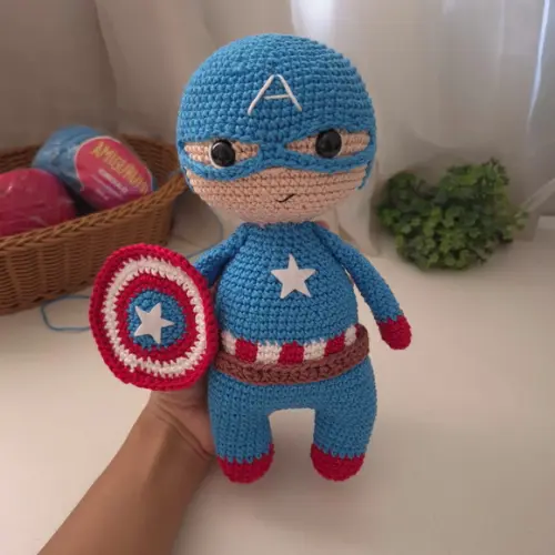 Capitão América Amigurumi
