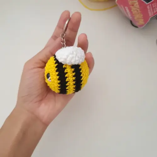 Chaveiro Abelha Amigurumi