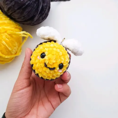 Chaveiro Abelha Amigurumi