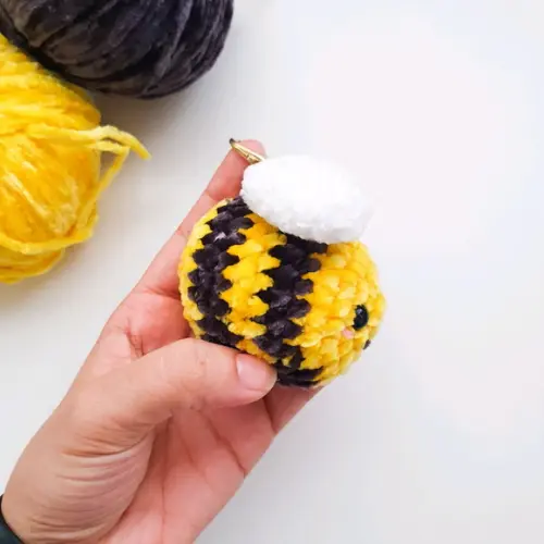 Chaveiro Abelha Amigurumi
