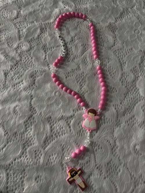 Terço rosa infantil personalizado