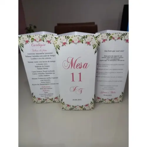 Menu de Mesa Triangular Casamento