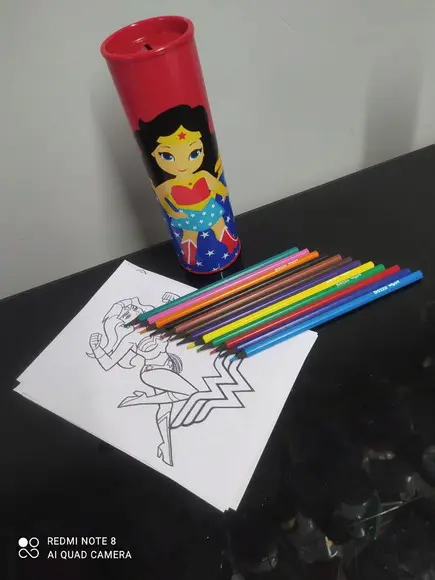 Tubolata com Kit para Colorir Mulher Maravilha