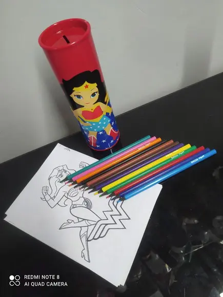 Tubolata com Kit para Colorir Mulher Maravilha