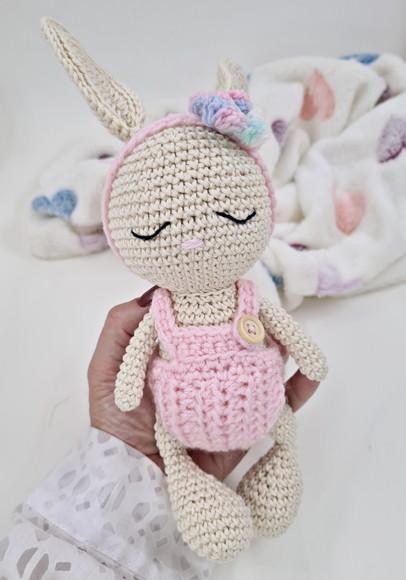 Coelhinha Amigurumi