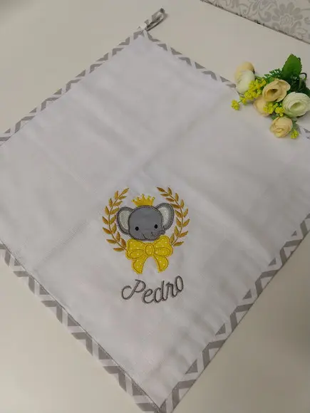 Fraldinha de Boca com Prendedor de Chupeta
