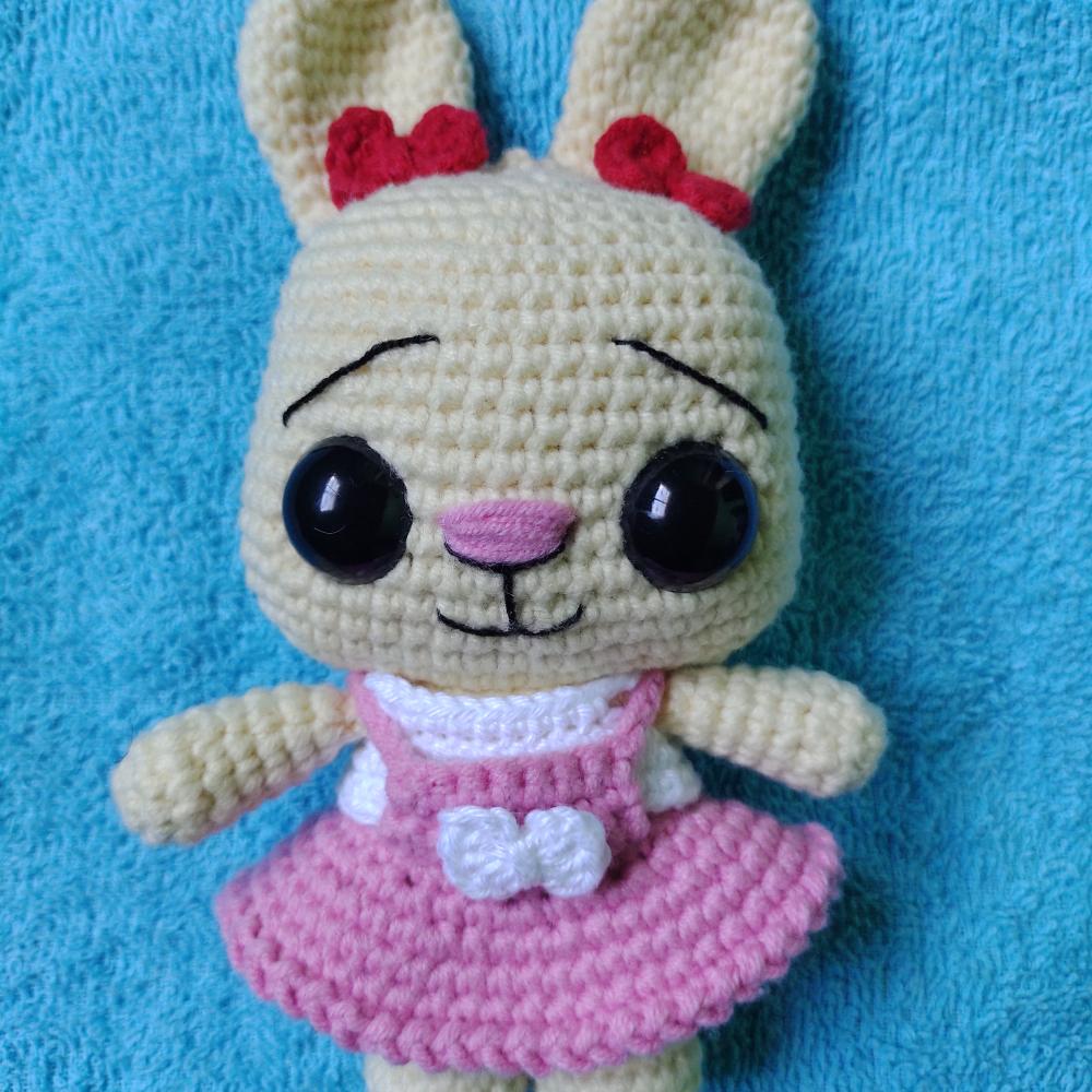 Coelhinha Lola de Crochê Amigurumi - Feita à Mão