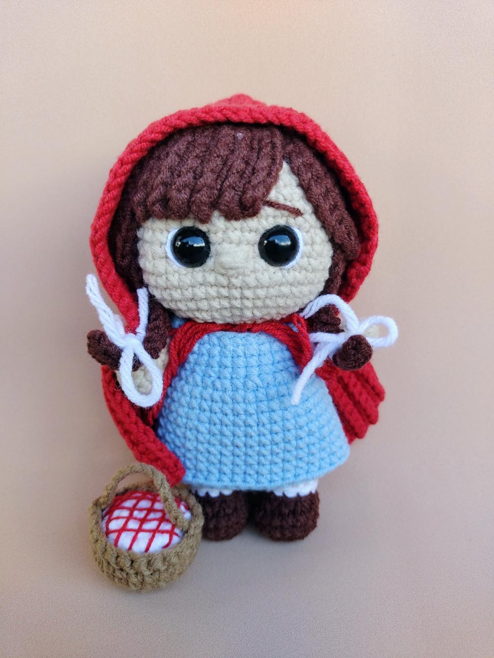Chapeuzinho Vermelho Amigurumi - Boneca de crochê artesanal