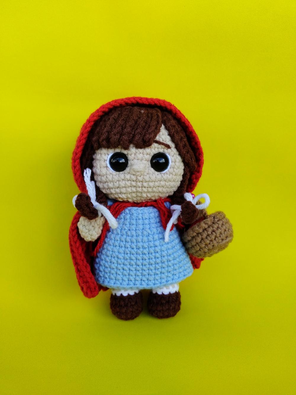 Chapeuzinho Vermelho Amigurumi - Boneca de crochê artesanal