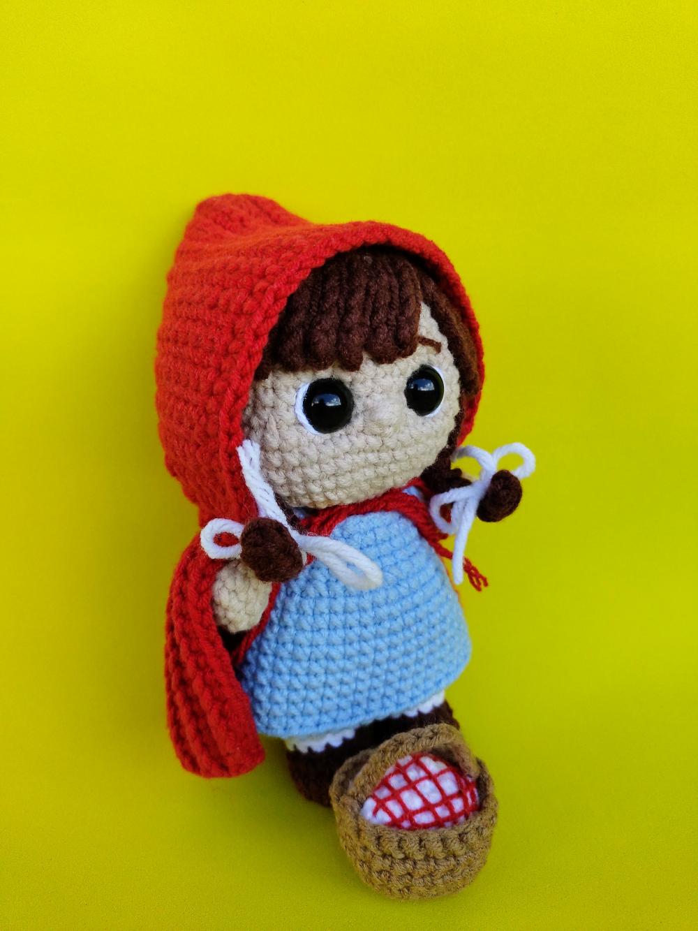 Chapeuzinho Vermelho Amigurumi - Boneca de crochê artesanal