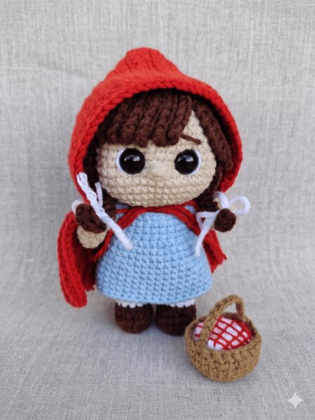 Chapeuzinho Vermelho Amigurumi - Boneca de crochê artesanal