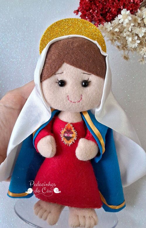 Boneca santinha em feltro