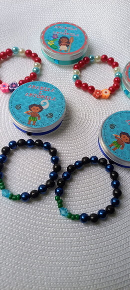 20 Lembrancinha Moana e Maui Pulseira + Caixinha