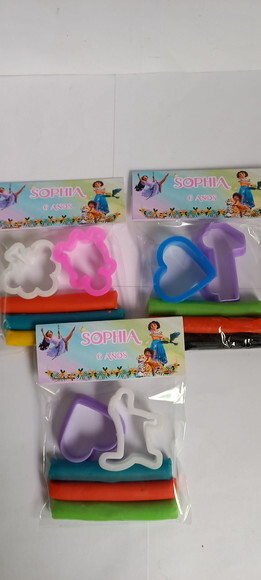 Lembracinha Kit Massinha e Cortador Forminha Todos os Temas