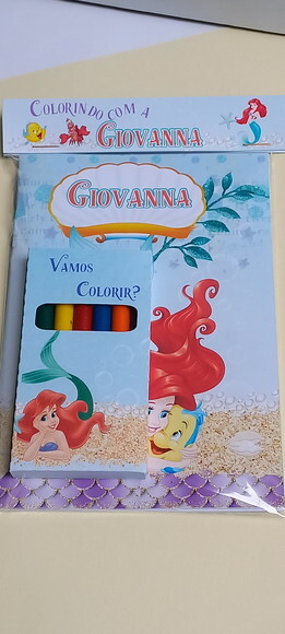 Livrinho de Colorir + Giz de Cera Pequena Sereia Ariel