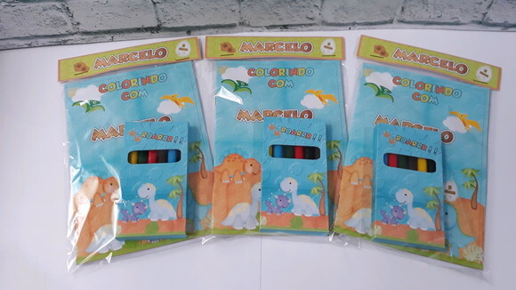 Livrinho de Colorir + Giz de Cera Dinossauro