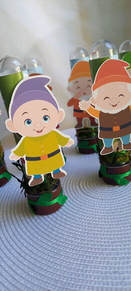 Lembrancinha Decoração Branca de Neve e 7 Anões Tubetes