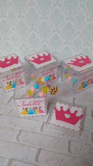Pulseira Princesas + caixinha decorada