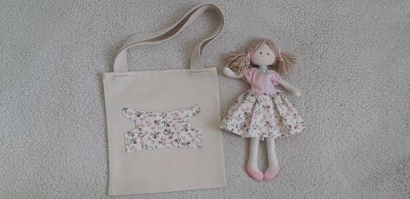 Bolsa canguru e Boneca Amiguinha