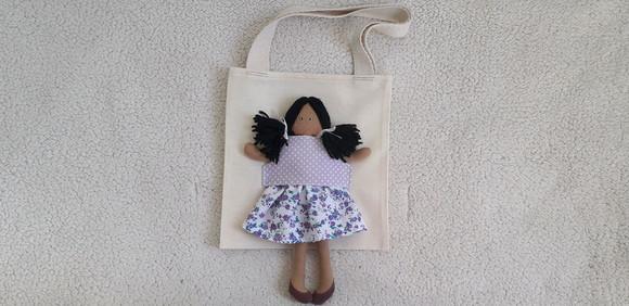 Bolsa canguru e Boneca Amiguinha