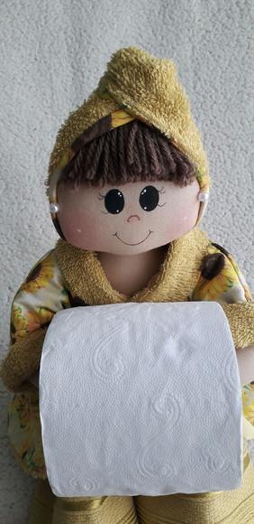 Boneca porta papel higienico