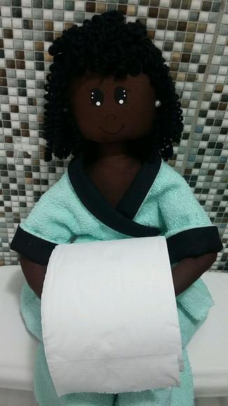 Boneca porta papel higiênico - Negra