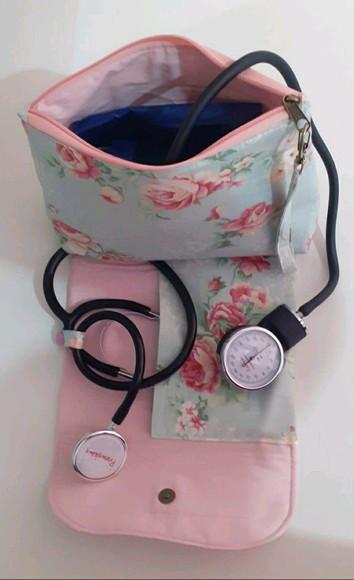 Necessaire porta estetoscópio e aparelho de medir pressão