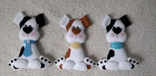 Cachorro em feltro