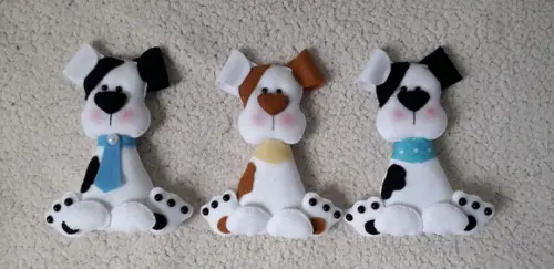 Cachorro em feltro