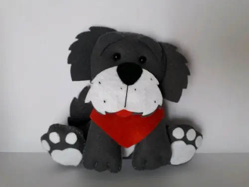 Cachorro em feltro